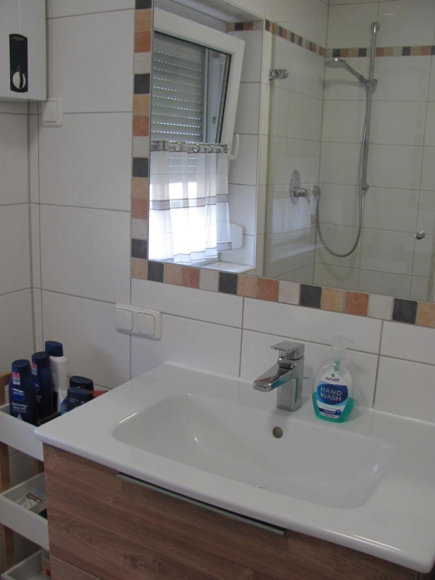 #3 Gemuetliches Ruhiges Zimmer Gartenblick, Gemeinschaftsbad W-Lan Airport Nah Gelegen Mit Late Night Check In Haus Nr 9,5 Trunkelsberg Eksteriør bilde